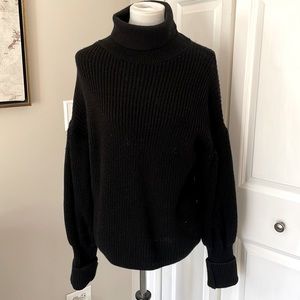 😩😍 Cutest Topshop Black Turtleneck Sweater